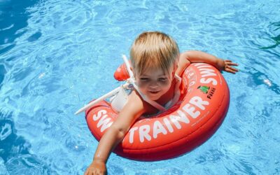 L’importanza di un approccio all’acqua sicuro per i tuoi bambini: corsi presso la Swim Academy